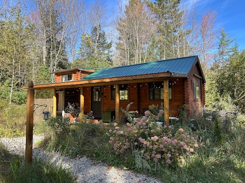 Gardener's Cabin | English Cottage & Clawfoot Tub