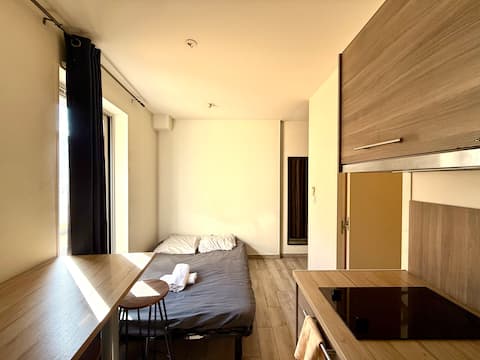 Top Airbnb: Small cozy studio - Close to Annemasse tram/train station à Annemasse