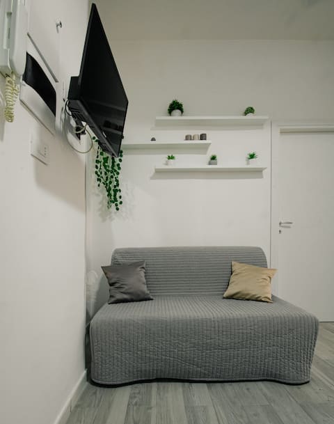 Top Airbnb: Il Dubbio in the Spanish Quarters in Napoli