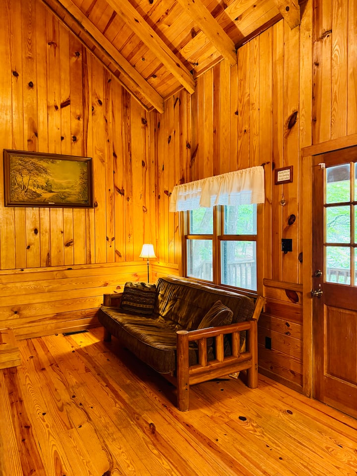 Obývacia izba má futon, ktorý ponúka ďalšie miesto na spanie pre väčšie rodiny/skupiny.