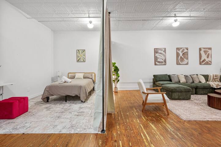 Upscale Soho Loft 2000 SF – No Party/Music gallery image 5
