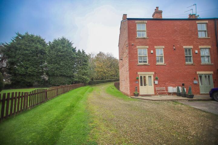 The Secret Garden gallery image 4