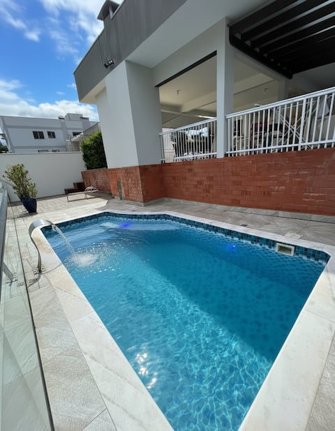 Large House with Pool and Lots of Comfort