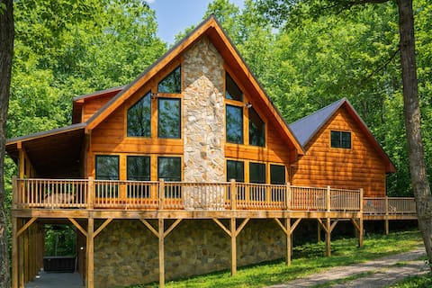 Mountain cabin Mount Airy, NC w/ 5 master bedrooms
