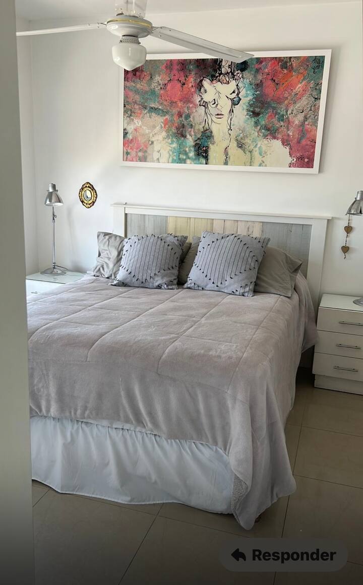 Schlafzimmer 1
