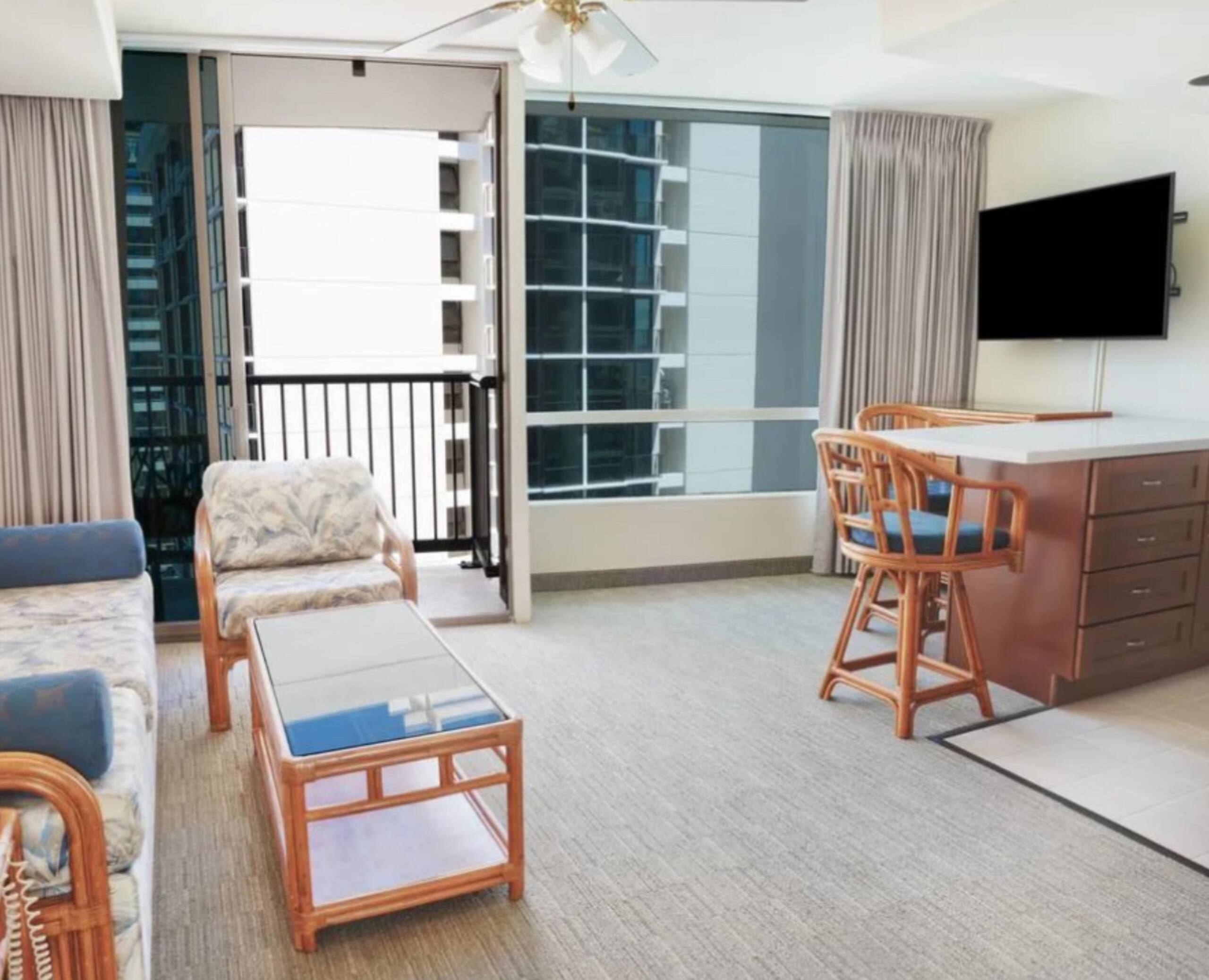 Resort in Honolulu · ★4.33 · 1 bedroom · 2 beds · 2 private baths - Image 9