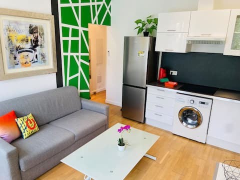 Airbnb performant: Sunny and Cosy flat in the heart of the market à Libération