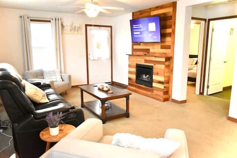 Top performing Airbnb: Pet Friendly, 3BR Retreat, King Bed & Fireplace in Logan