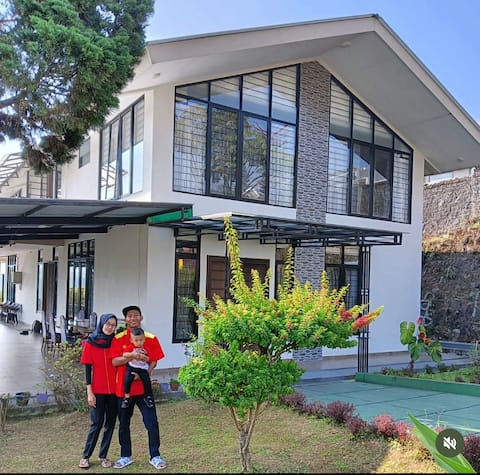 Vila Puncak dg Private Pool 6 Kamar Muat 18-30 Org