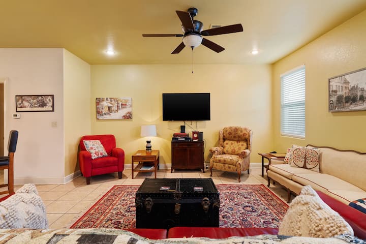 The Château Townhouse Close To Everything - Fort Smith, AR