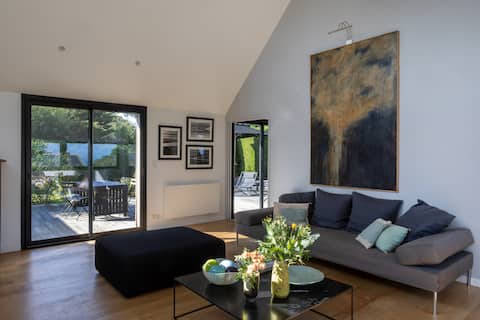 Architect-designed houseboat