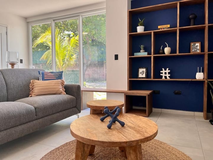 Casa Familiar Con Piscina,4 Habitacionessurf City - La Libertad
