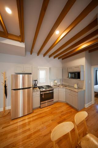 Luxury Villa in Brooklyn with Parking gallery image 3