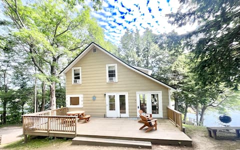 Beautiful 3 bedroom cottage on China Lake