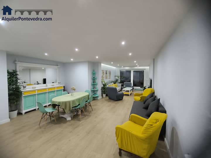 Amplio Y Moderno Piso De 4 Habitaciones Y Terraza - Pontevedra