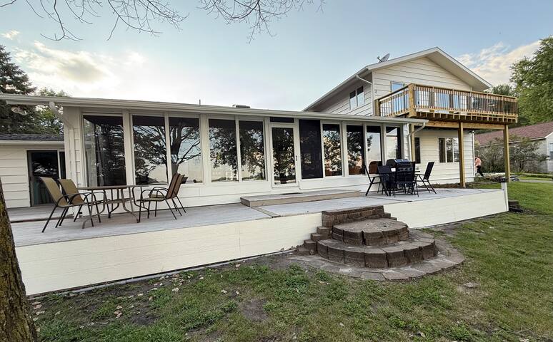 Sandy beach! 5bd/3bth Lake Tetonka Sauna Arcade gallery image 3
