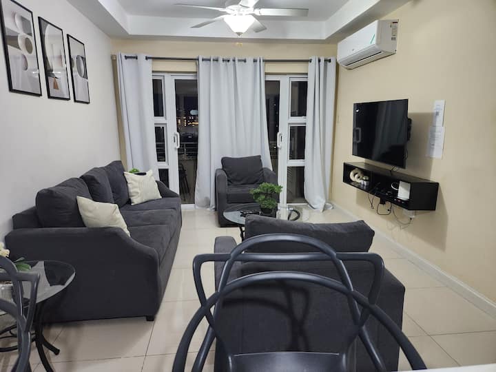 Lovely City View Apartment In Kingston - Kingston