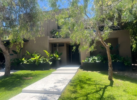 Very nice house in the private neighborhood of Santa Bárbara.