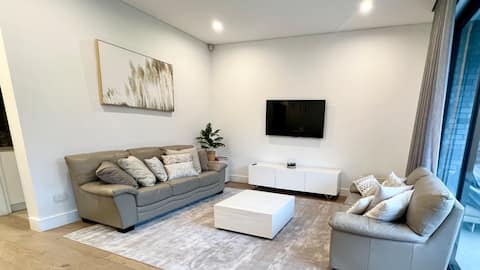 Top performing Airbnb: Modern Luxury Stylish Duplex in Sydney, Canada Bay in Sydney