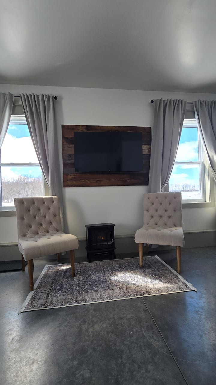 Escape To Nature - Cozy Hilltop Retreat - Creemore