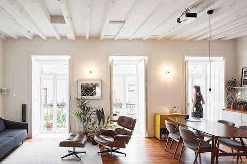 Airbnb em destaque: Stunning spacious design architect-renovated flat! em Campo De Ourique