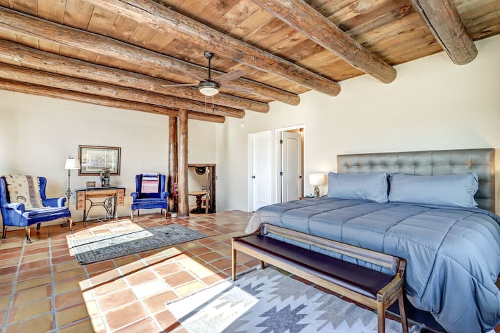 Group Getaway: 2 Big Primary Suites & Dogs Ok - Santa Fe, NM