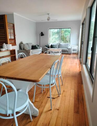 Private Bush & Beach Retreat gallery image 4