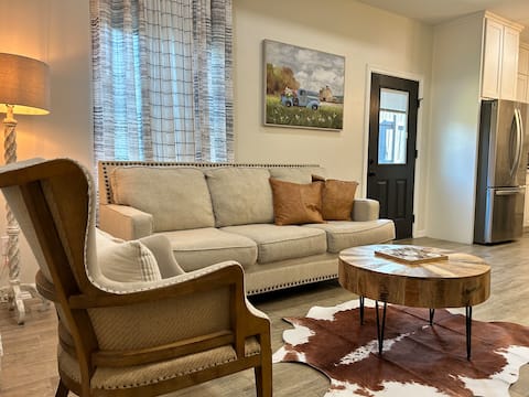 Top performing Airbnb: Charming Farmhouse at Shary in Mc Allen