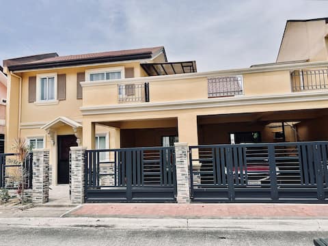 3BR w/ Movie Room | Casa Bella Provence Malolos