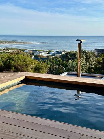 Stunning Scarborough Beach Villa