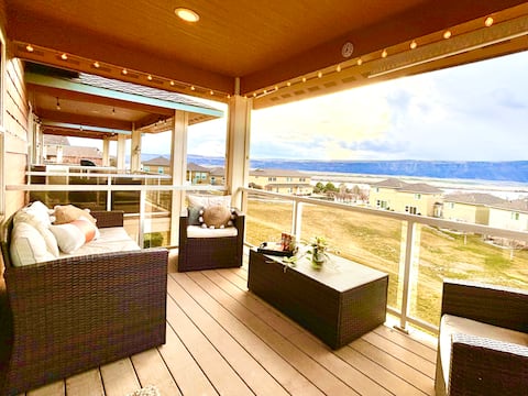 Sunset Views! Luxury Villa, Free Golf and Swim