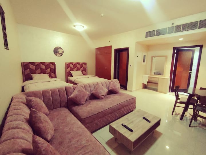 Fantastic Bedroom Beachfront, [Pool, Jacuzzi &Gym] - Ajman