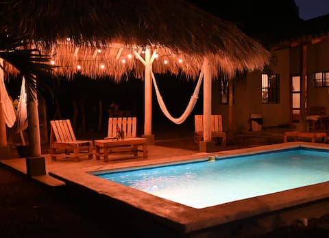 Cute & quiet studio with access to the pool