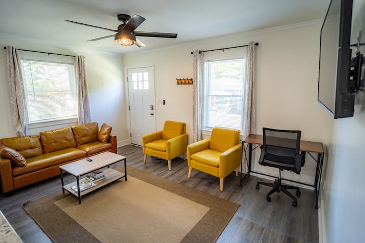 Renovated 2 Bed Walltown Home. Walk To Duke! B - Durham, NC