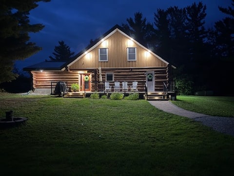 Sunnyside Log Cabin- Waterfront