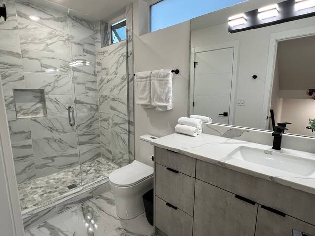 Cherry Blossom on Cherry Hill: 3 bd/3 bth. Seat U gallery image 5