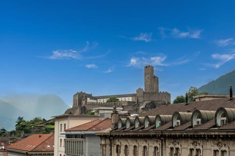 Castle view - Bellinzona - by Happy Rentals