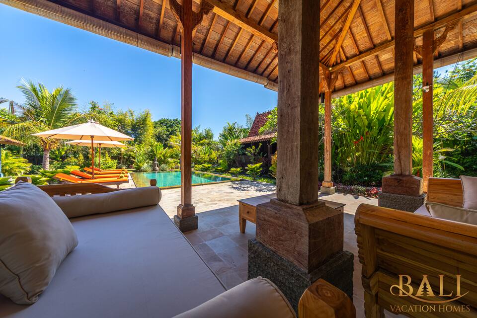 Two joglo pavilions in a big tropical garden on Bali's north coast, Seririt, Buleleng, Bali, Indonesia, photo 6 of 10
