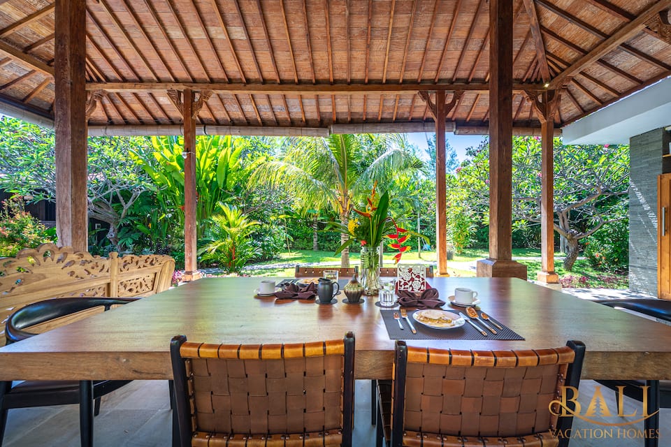 Two joglo pavilions in a big tropical garden on Bali's north coast, Seririt, Buleleng, Bali, Indonesia, photo 4 of 10