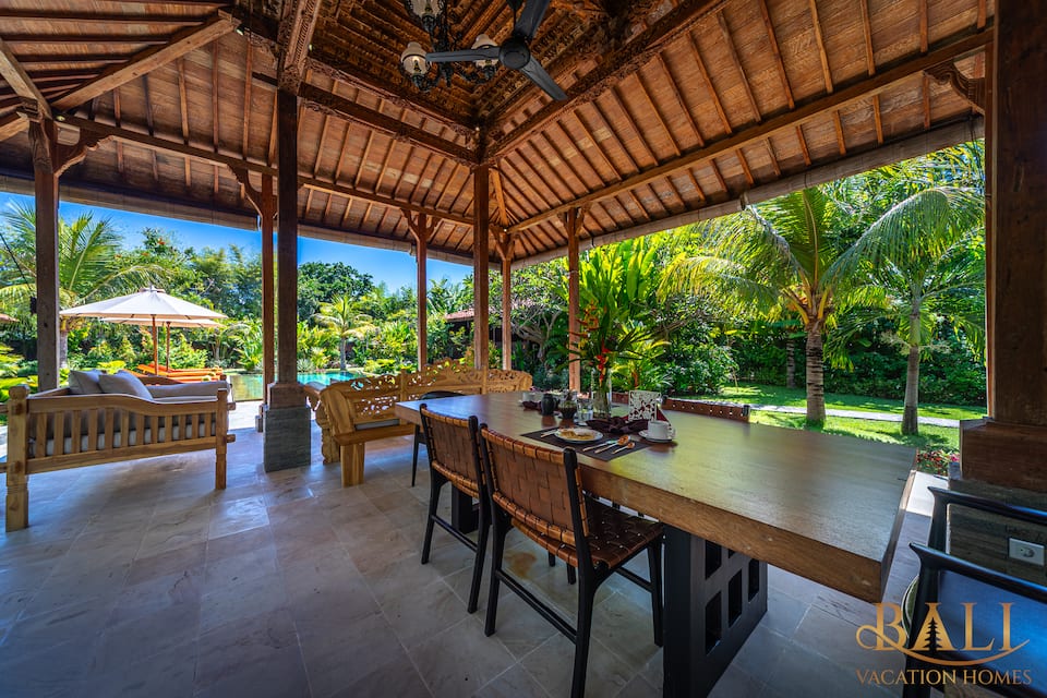 Two joglo pavilions in a big tropical garden on Bali's north coast, Seririt, Buleleng, Bali, Indonesia, photo 5 of 10