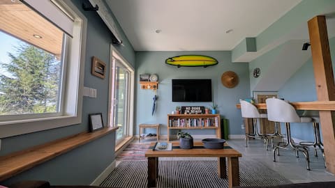 Popular Airbnb listing: The Lookout | Oceanview Suite + Hot Tub & Fire Pit in Port Renfrew & West Coast