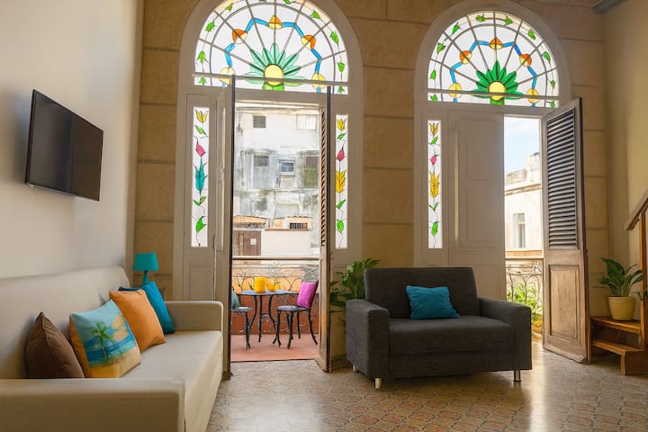 Obispo's Balcony (Free Internet) - Havana