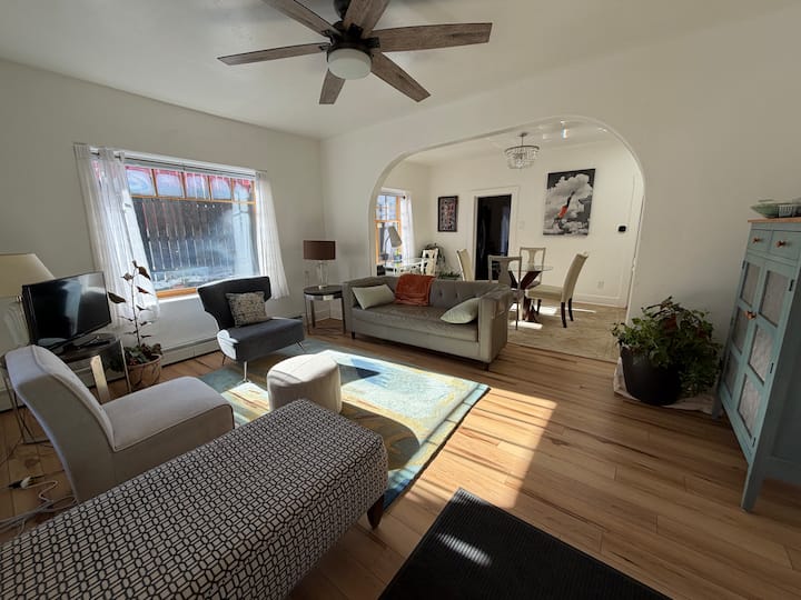 Downtown Gem Furnished Apartment-30 Day+ - Glenwood Springs, CO