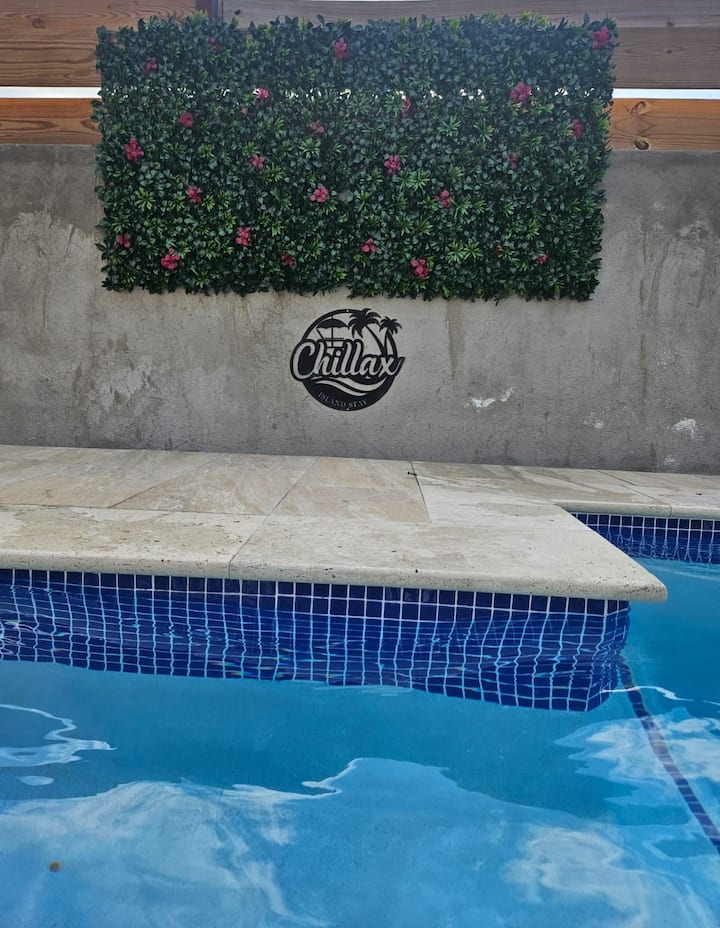 Chillax Island Stay – Private Pool & Gazebo - Houses for Rent in