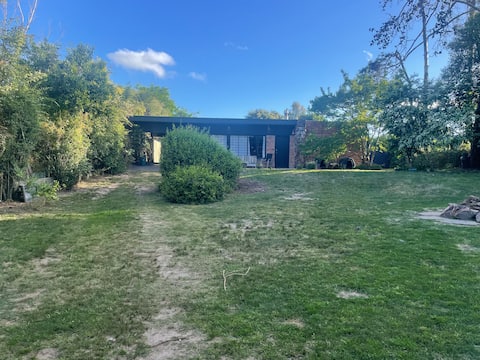 Entire house, pool, large garden, El Pinar