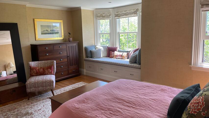 Beautiful South End 2BR apartment gallery image 5