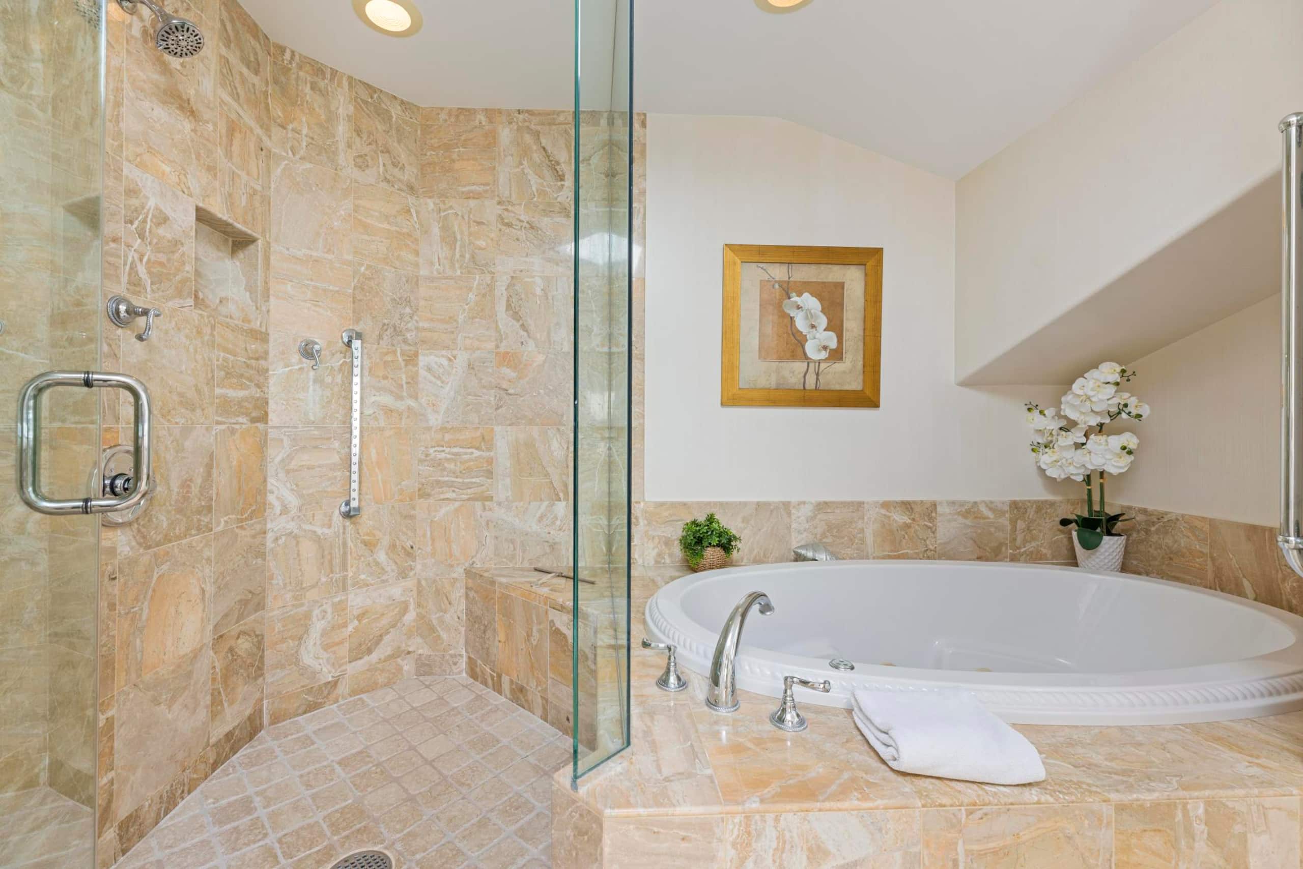 Townhouse in Lahaina · ★4.83 · 3 bedrooms · 4 beds · 3 baths - Image 37