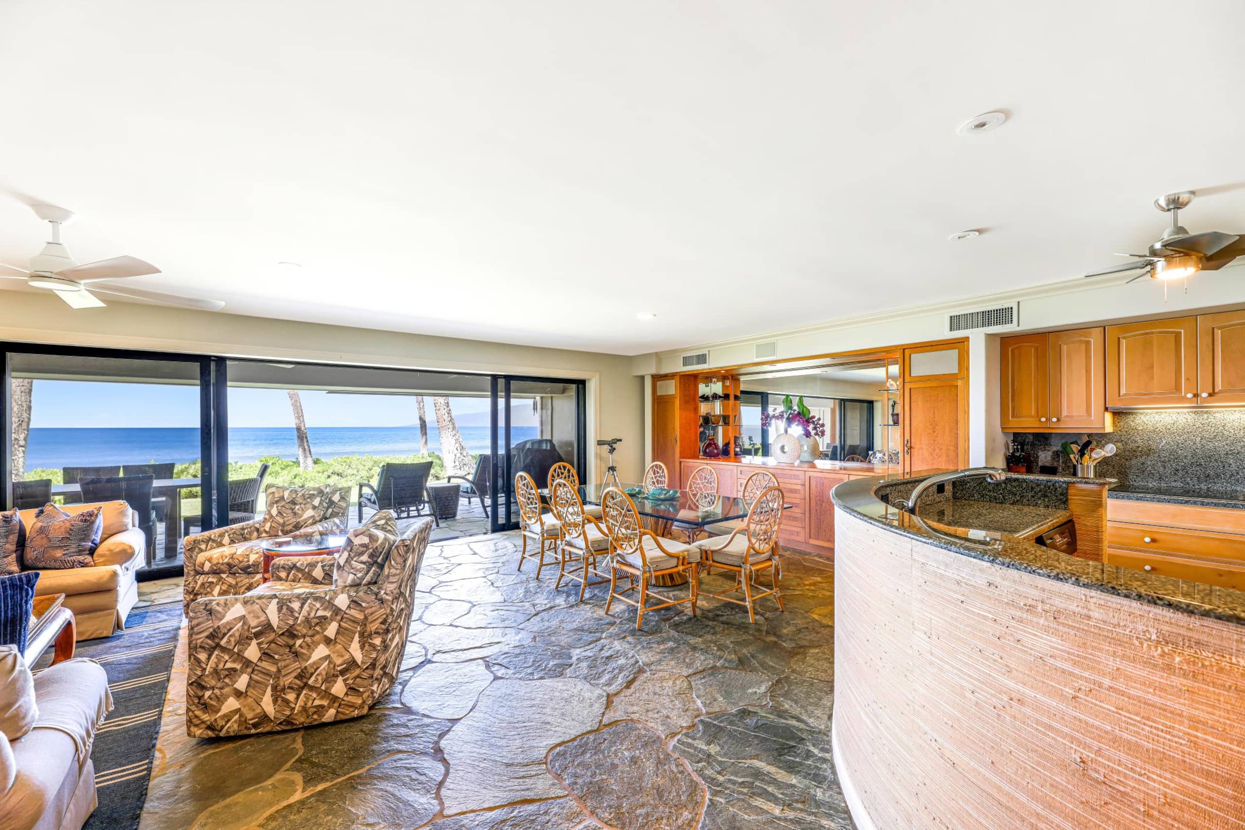 Townhouse in Lahaina · ★4.83 · 3 bedrooms · 4 beds · 3 baths - Image 19