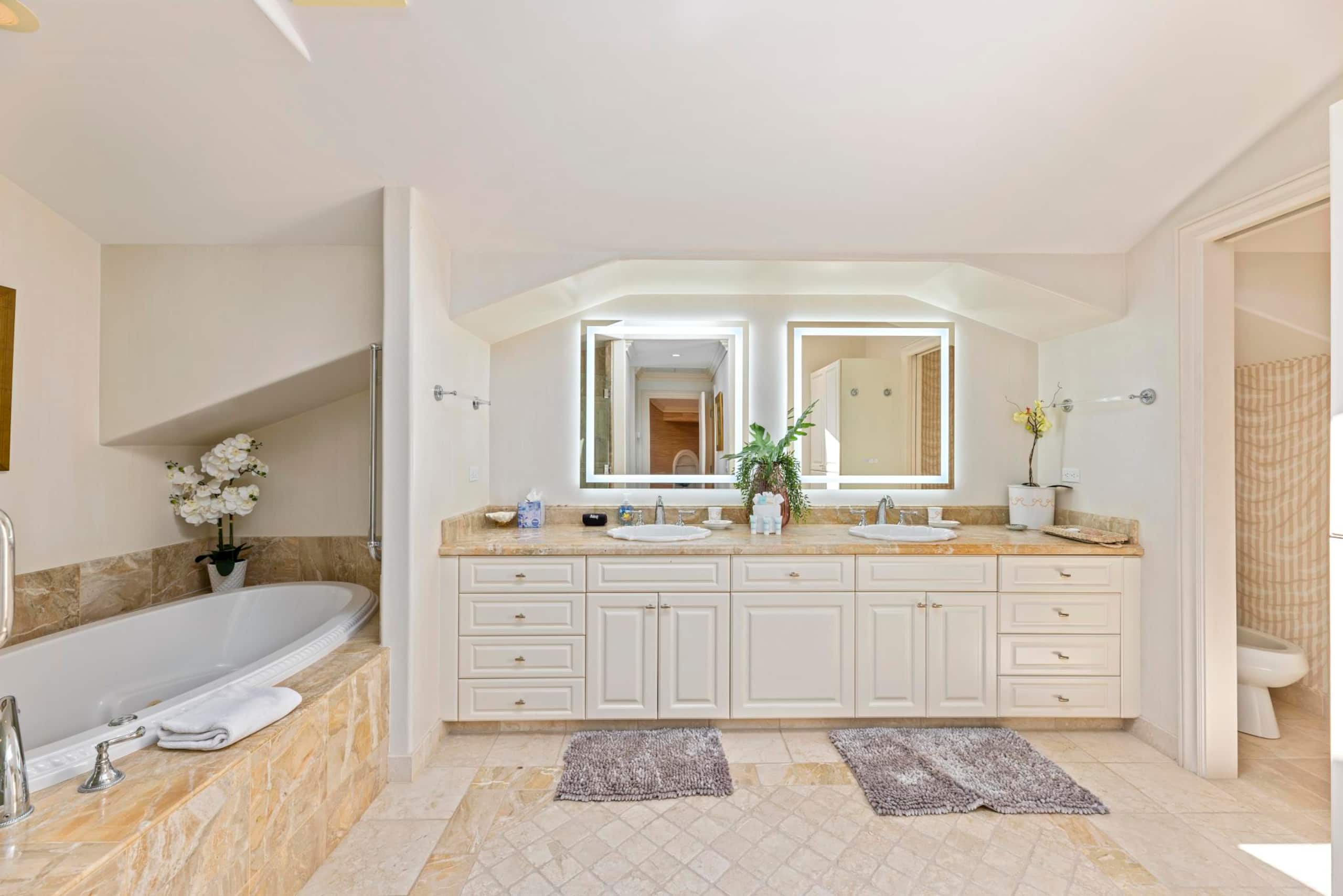 Townhouse in Lahaina · ★4.83 · 3 bedrooms · 4 beds · 3 baths - Image 35