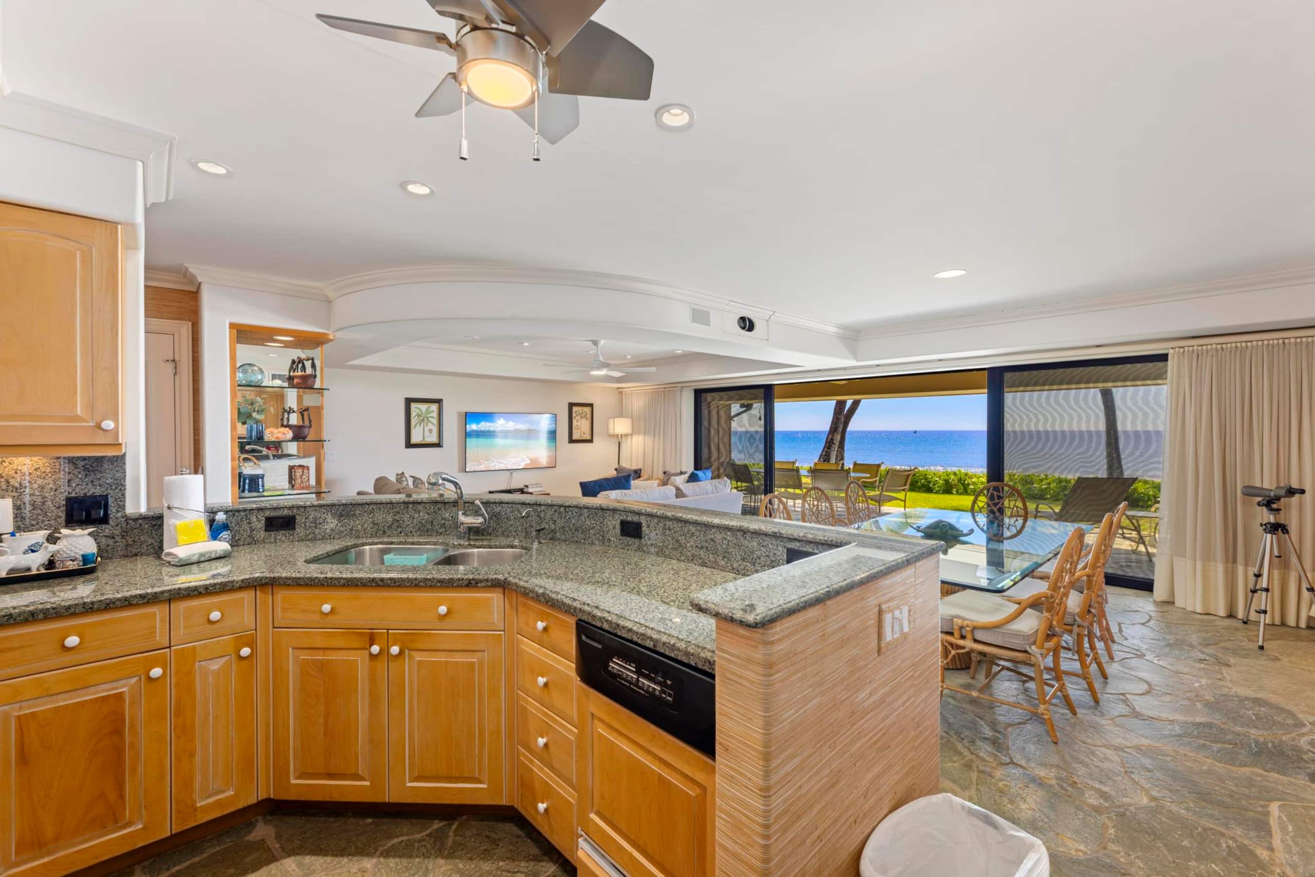 Townhouse in Lahaina · ★4.83 · 3 bedrooms · 4 beds · 3 baths - Image 28
